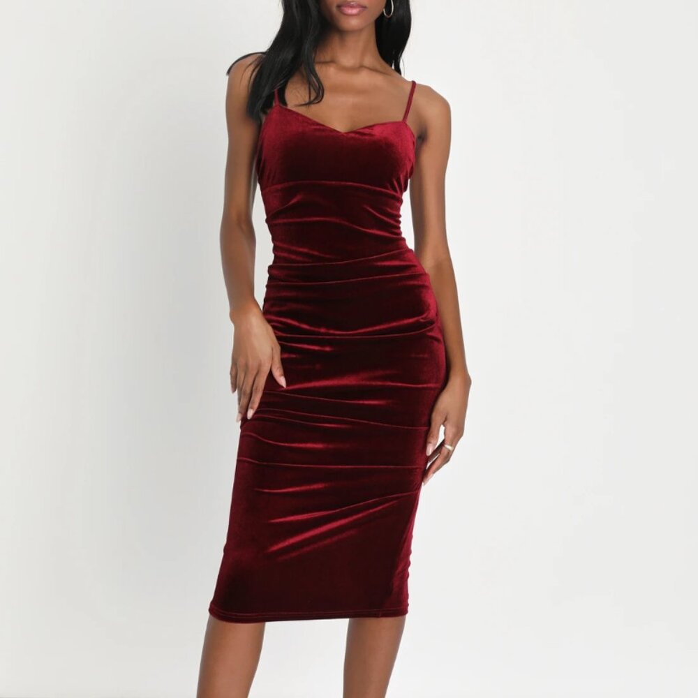 [NWOT] Lulu Wine Red Velvet Ruched Bodycon Midi Dress
